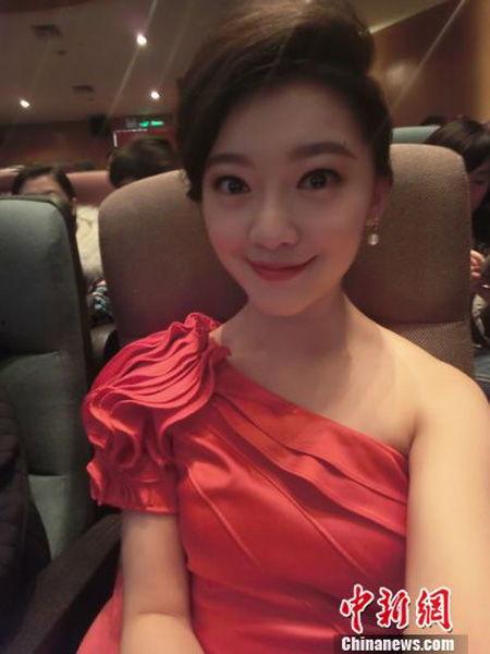 90后央视足球女主播,青春活力，球场风采